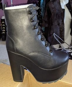 Yru Night Terror Black - Brand New